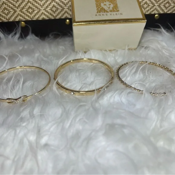 Anne Klein New in Box 3 Three Gold Tone Bracelets Bangles and In Gift Box - Picture 5 of 8